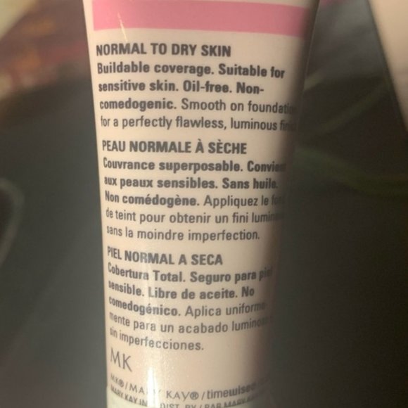 Beige 1 foundation AntiAging Luminous liquid. NIB - Picture 4 of 8